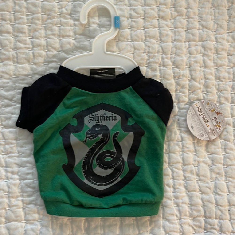 Harry Potter Pet tee-shirt. Size Small